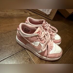 Toddler girl nike dunks